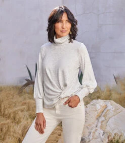 Turtleneck Pick-Up Top -Lunaria Store 07 12 22 KK Location 15025